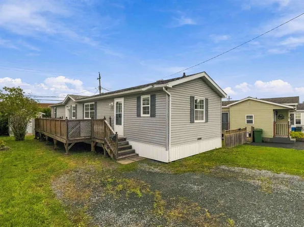 11 Wilson Ave, Dartmouth, NS B2Y 2B2
