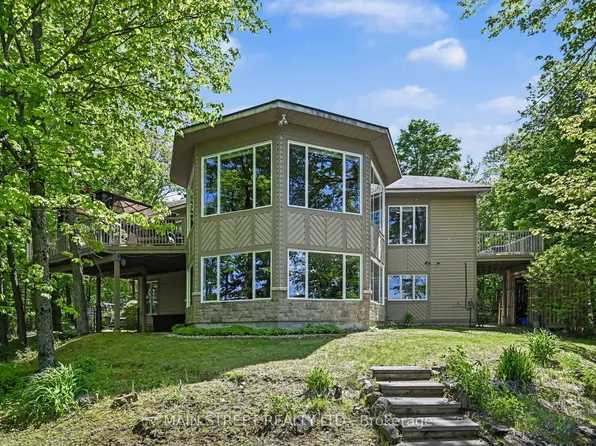 100 Rainbow Ln, Tay Valley, ON K0H 2B0