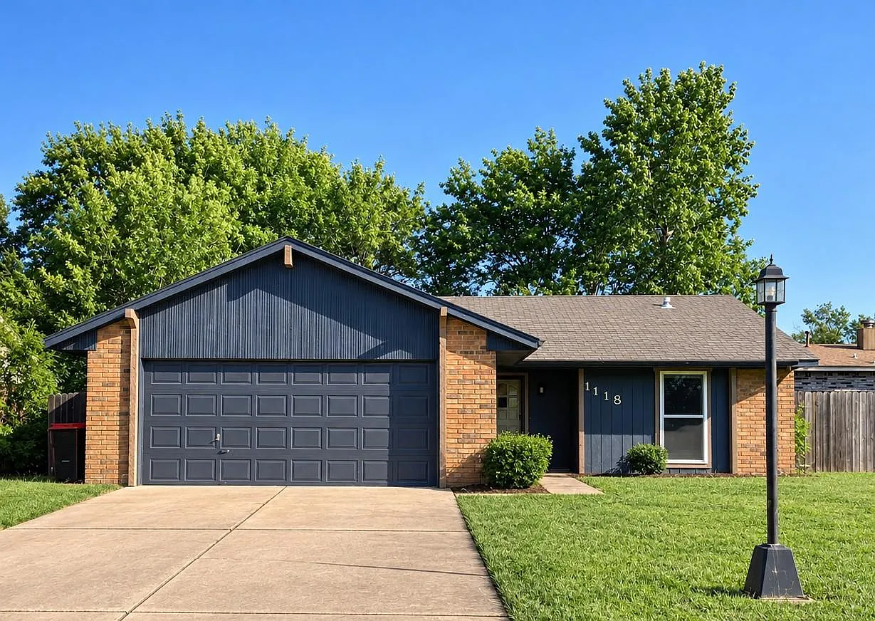 1118 E Knapp Ave — Photo 3