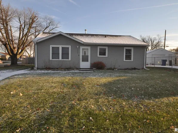 2503 W 70th St, Davenport, IA 52806