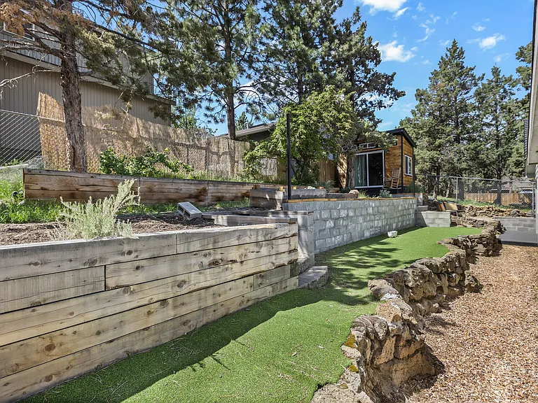 2807 NE Lotno Dr — Photo 14