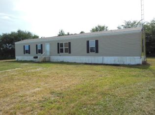 2980 Heather Ln, Clay City, IL 62824