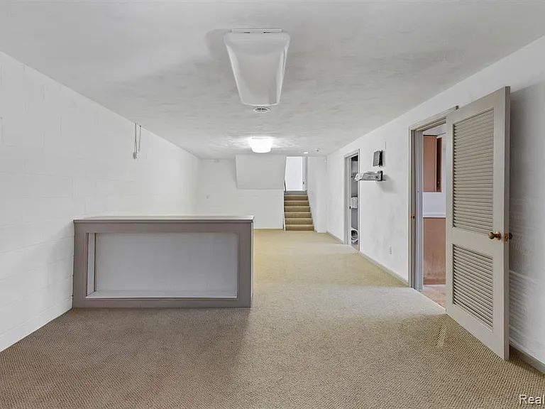 4966 Whispering Pine Ln — Photo 35
