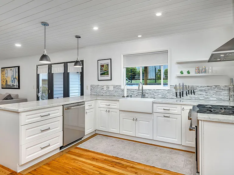 16933 Greentree Ave — Photo 9