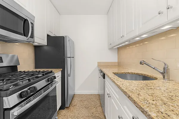 Rented by Jack Resnick & Sons | media 20