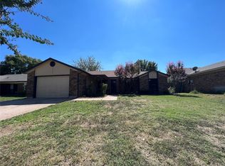 312 Iberis Dr, Arlington, TX 76018