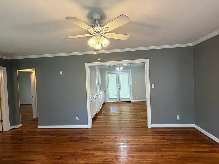 4511 Summerville Rd — Photo 3