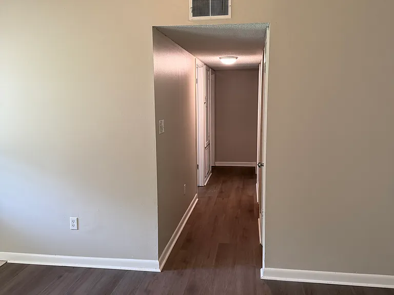 11 Kim Ln — Photo 3