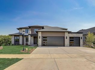 N55W25283 Crescent Hill Dr, Sussex, WI 53089