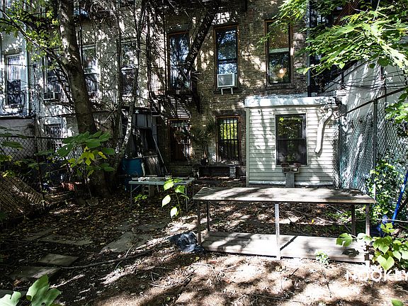 2nd image of 22 Hart St APT 1