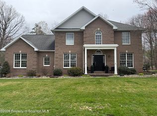 107 Joyce Dr, Moosic, PA 18507