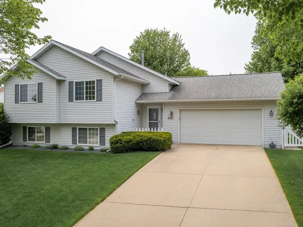 5807 Shetland Dr NW, Rochester, MN 55901