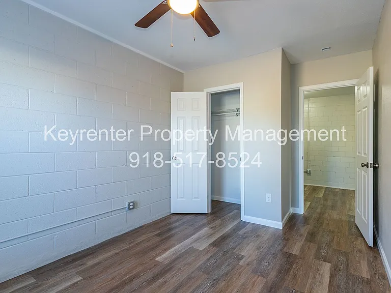 N Lewis Pl Triplex — Photo 19