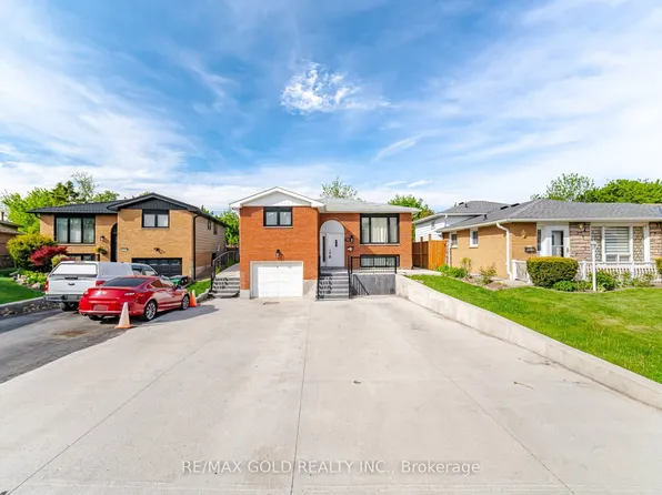 3345 Monica Dr, Mississauga, ON L4T 3E6