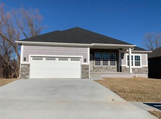 5207 University Ave, Saint Joseph, MO 64503