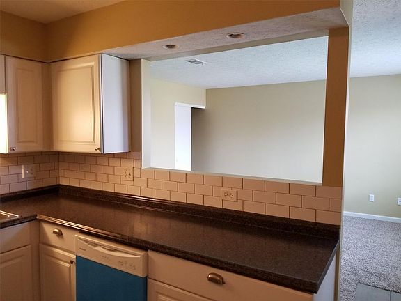 5th image of 2759 Charles Dr