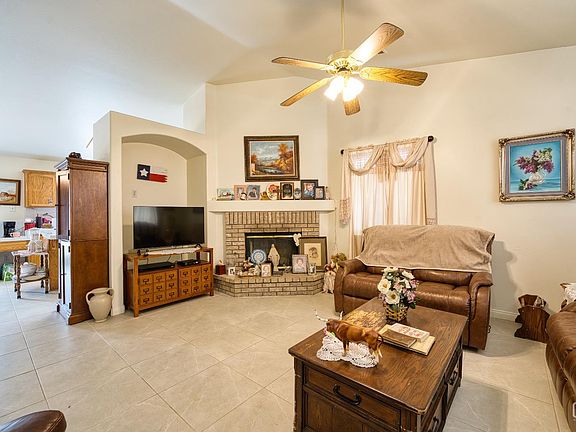 5th image of 12619 Sawtooth Ave