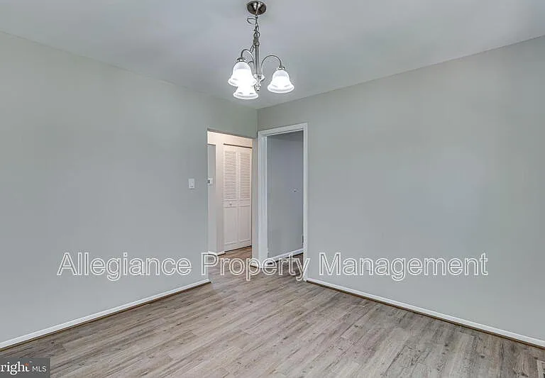3374 Breckenridge Ct — Photo 8