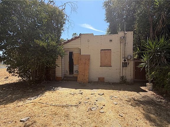 2nd image of 409 W 25th St