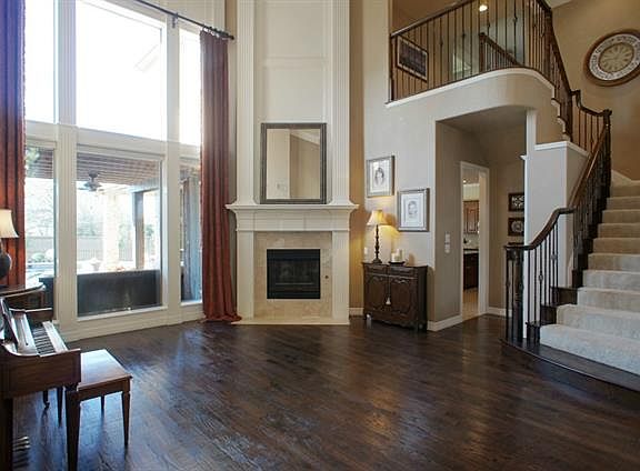 3rd image of 1014 Hanover Dr