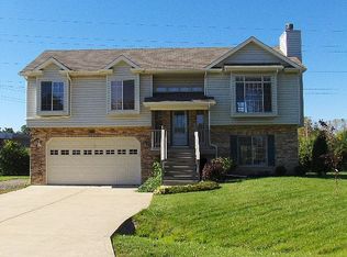 184 Park Ct, Gilberts, IL 60136