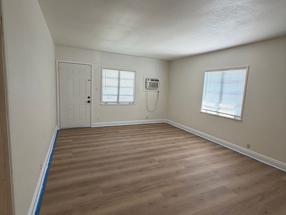 1st image of 3425 Fairmount Blvd APT 11