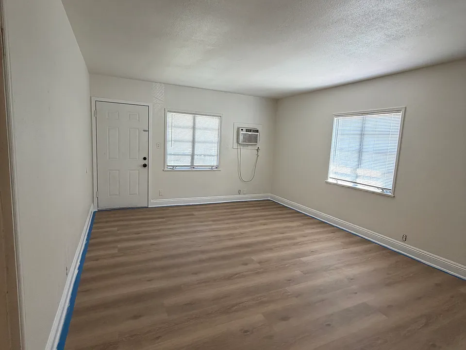 3425 Fairmount Blvd #11