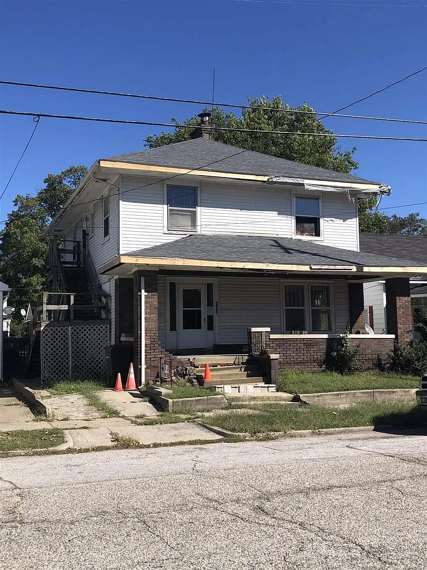 612 Dubois St photo 1