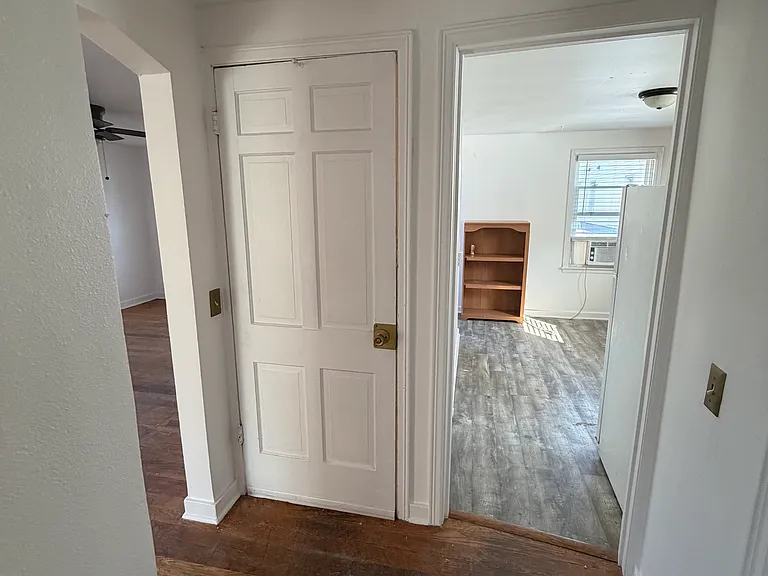 104-106 N Blair St #104 — Photo 12