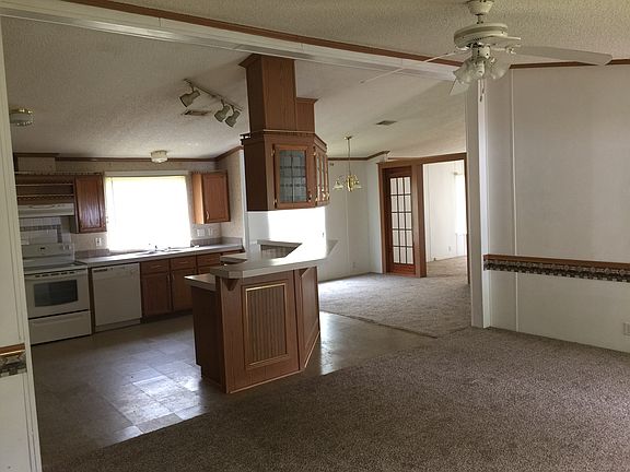 5th image of 28 Iberville Cir