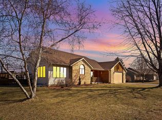 W8340 Prairie Pine Ln, Onalaska, WI 54650