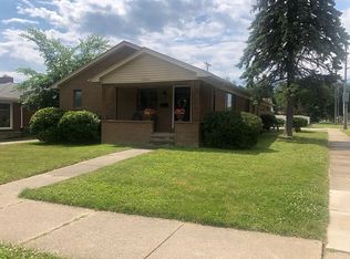 22400 Alexander St, Saint Clair Shores, MI 48081