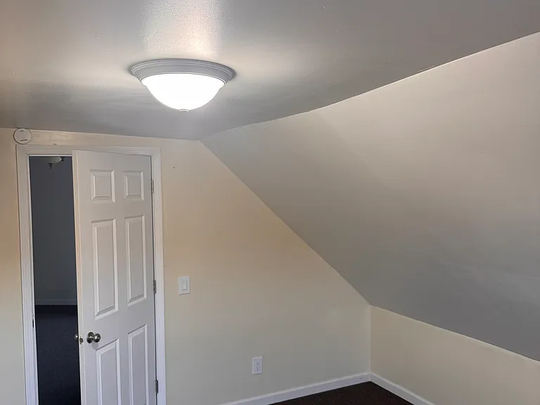 742 Charlotte St — Photo 12