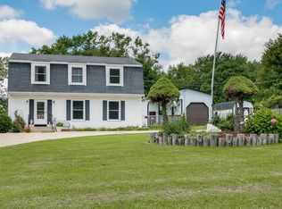 6N476 Thorn Rd, Roselle, IL 60172