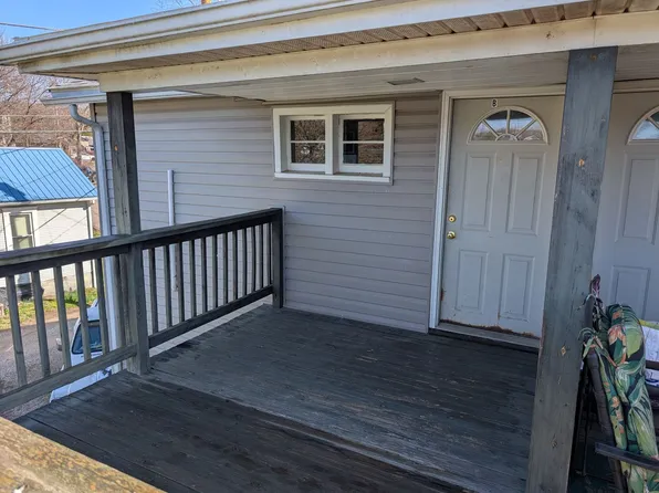 525 W 2nd St., 525 2nd St W #B, Logan, OH 43138