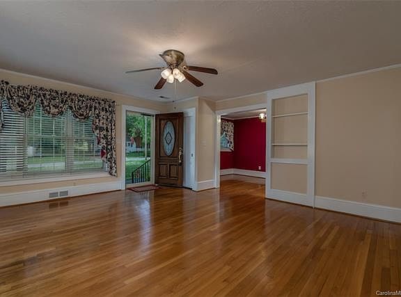 4th image of 263 Bentwood Dr