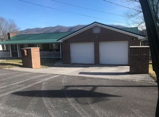 136 Hillcrest Cir, Saltville, VA 24370