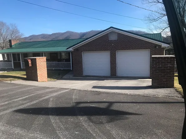 136 Hillcrest Cir, Saltville, VA 24370
