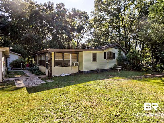 2nd image of 365 Young St