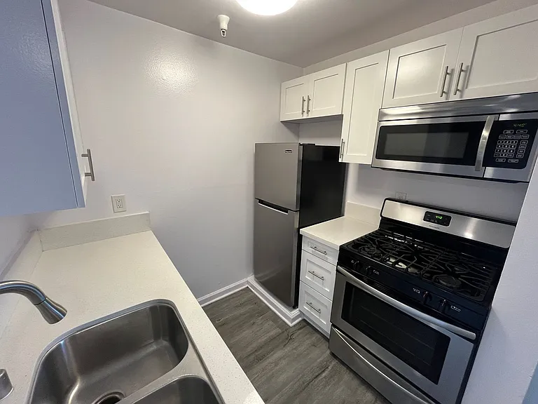 1223 Federal Ave — Photo 31