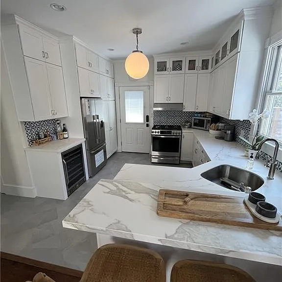27 Mann Ave — Photo 4