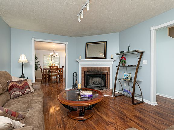 4th image of 694 Coventry Township Ln