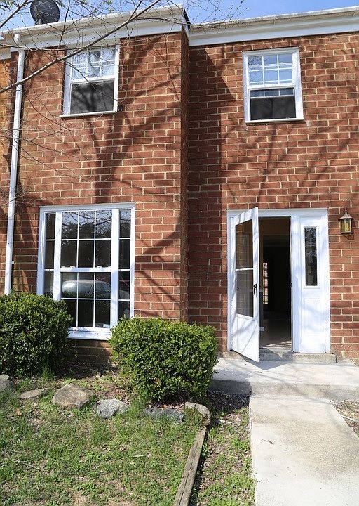 1st image of 66 Chestnut Dr