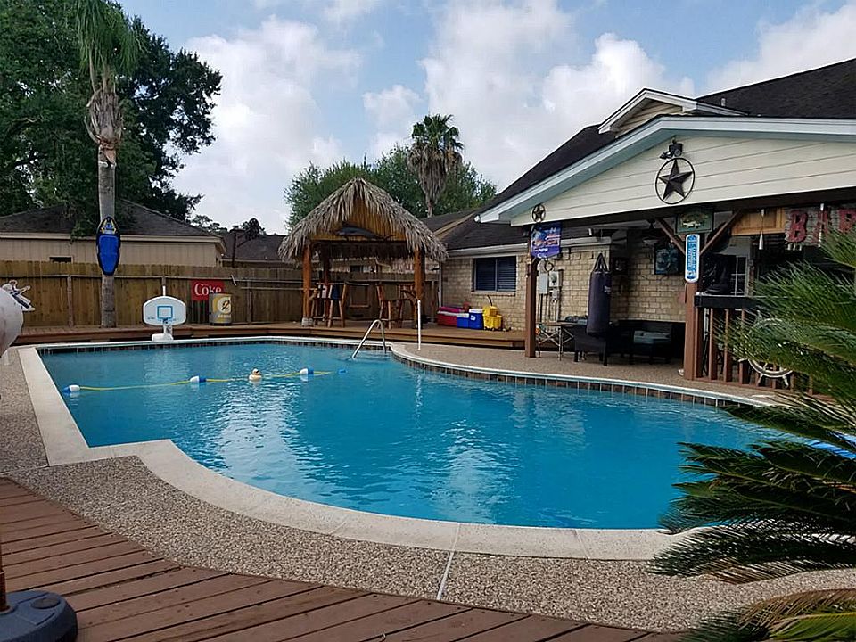 1st image of 16314 Forest Way Dr