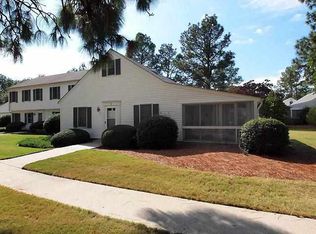 9 Village Green Cir, Southern Pines, NC 28387