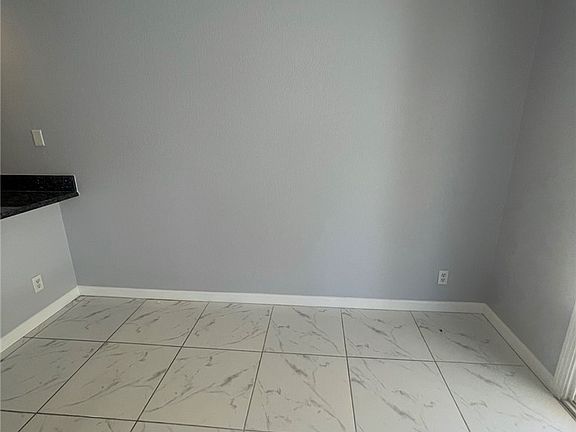 5th image of 2832 Mill Point Dr