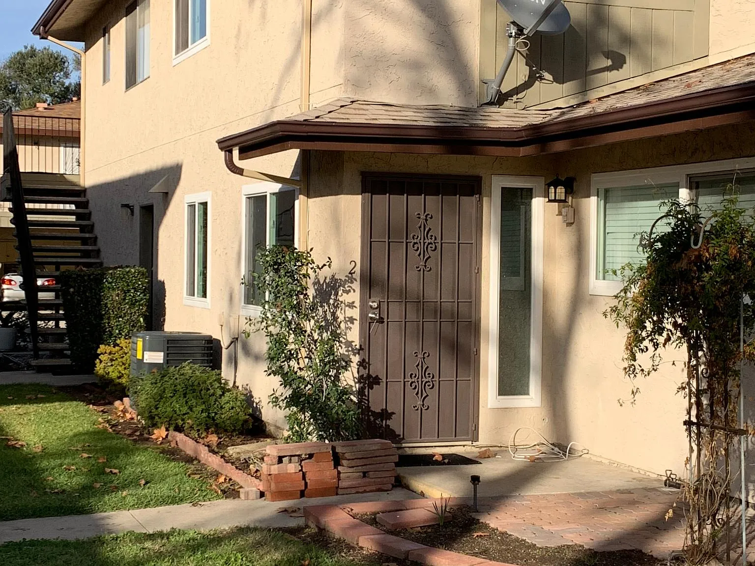 2 bed, 900 sqft, $2,700 — Photo 2