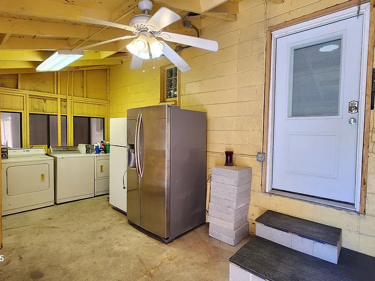 1015 S Welch St — Photo 3