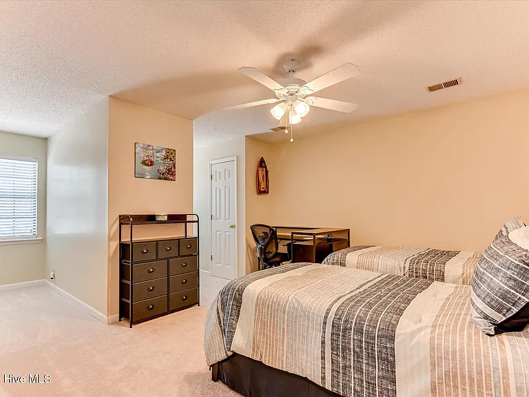 2528 Commons Trce — Photo 40