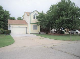 526 Deerfield Cir, Valley Center, KS 67147